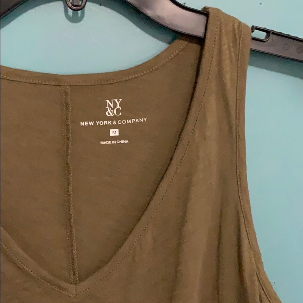 Green basic tank - Picture 2 of 2